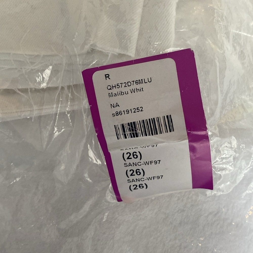 Endless Summer Bermuda Short
Sanctuary from Revolve 26 NWT - Picture 7 of 7